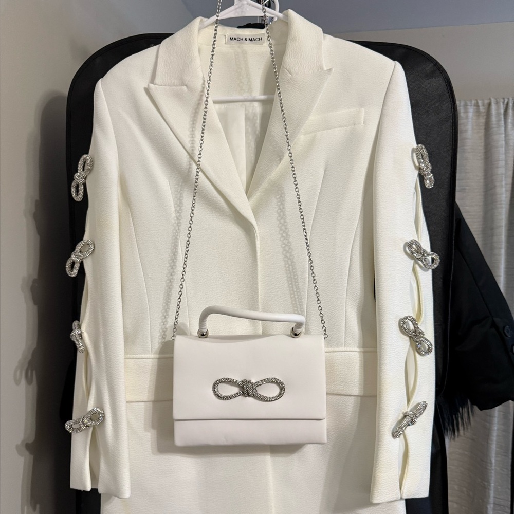 TOGETHER: MACH&MACH White Blazer with Matching Bag/Shoes
Shoes:EU39
Blazer:S/M